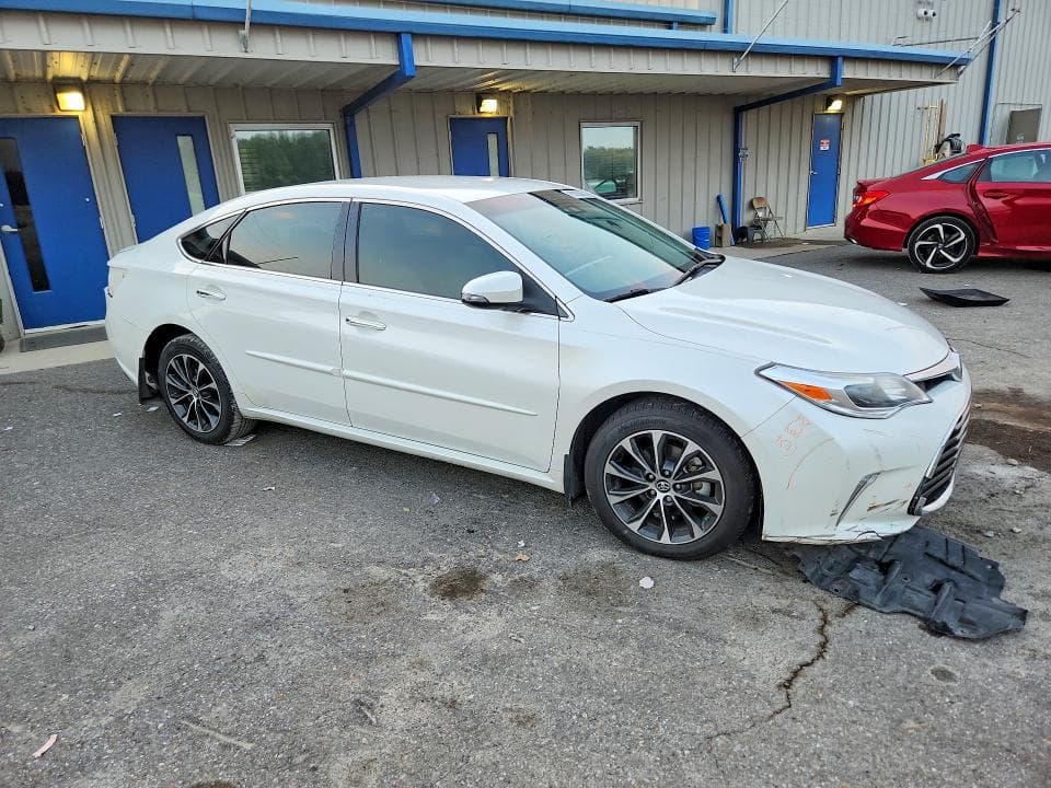 2017 TOYOTA AVALON XLE 4