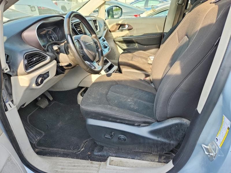 2023 CHRYSLER VOYAGER LX 7