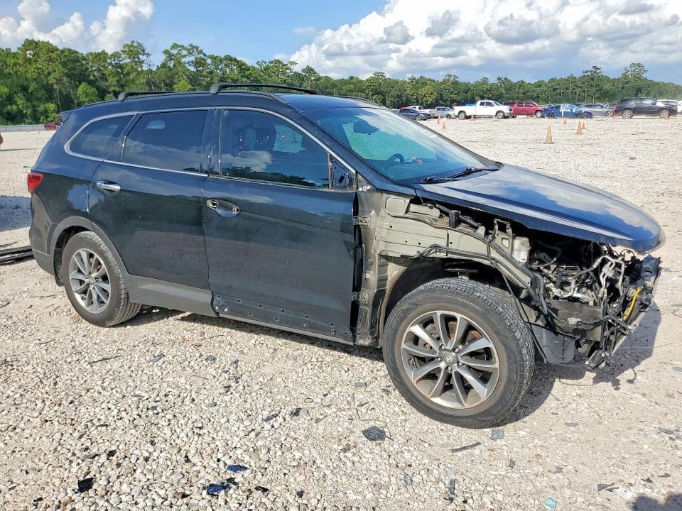 2017 HYUNDAI SANTA FE SE 4