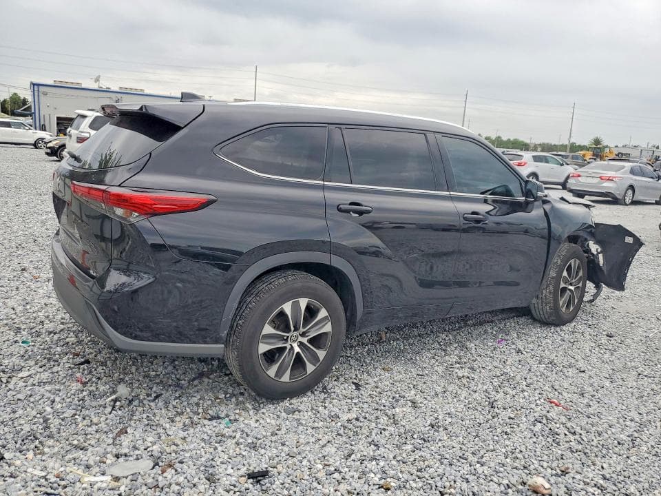 2020 TOYOTA HIGHLANDER XLE 3
