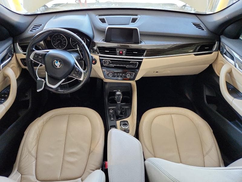 2017 BMW X1 8