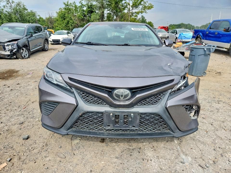 2020 TOYOTA CAMRY SE 5