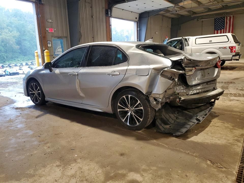 2019 TOYOTA CAMRY SE 2