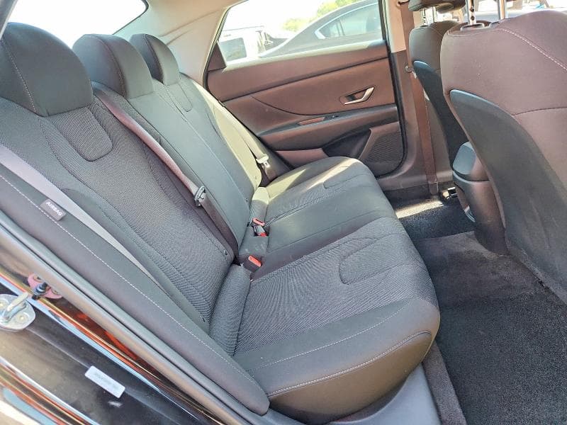 2025 HYUNDAI ELANTRA SE 10