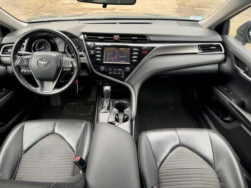 2018 TOYOTA CAMRY SE 9