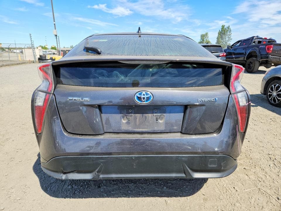 2017 TOYOTA PRIUS THREE TOURING 6