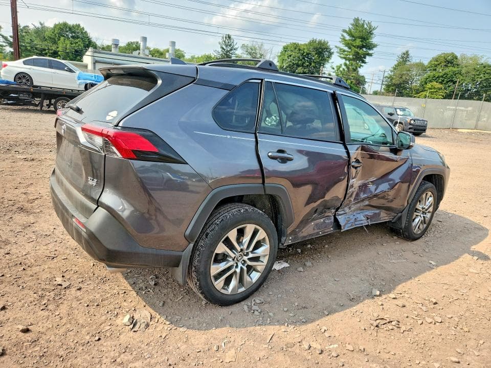 2019 TOYOTA RAV4 XLE PREMIUM 3
