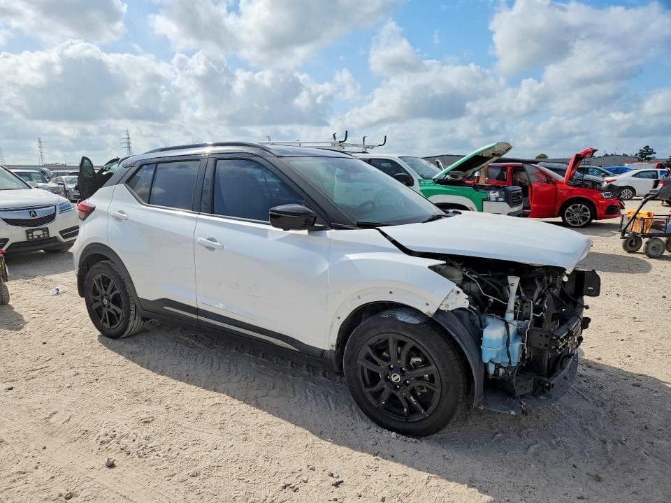 2021 NISSAN KICKS SR 4