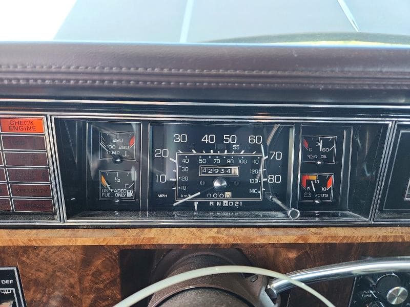 1984 OLDSMOBILE TORONADO BROUGHAM 9