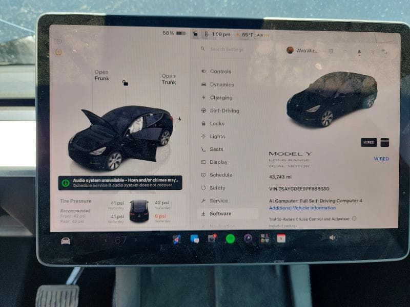 2023 TESLA MODEL Y 9
