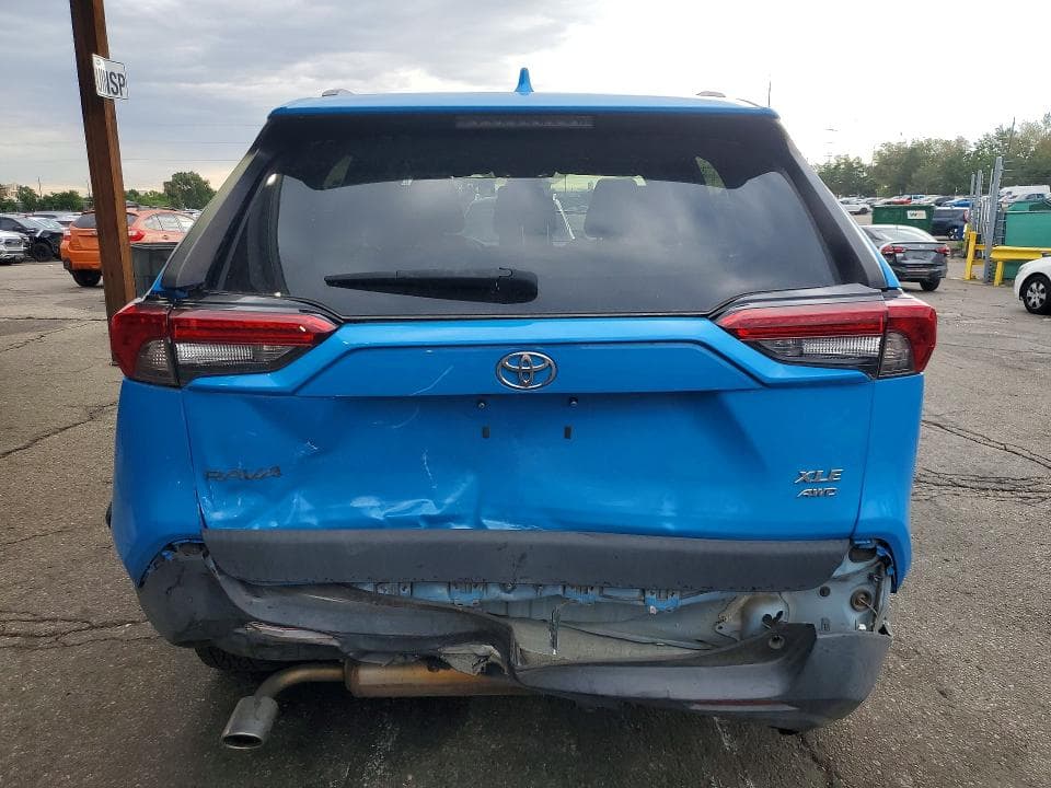 2020 TOYOTA RAV4 XLE 6