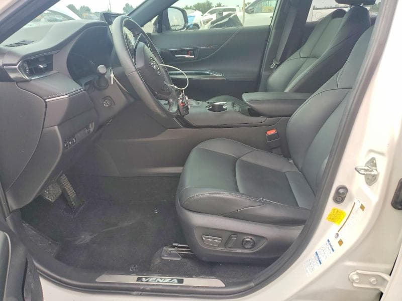 2022 TOYOTA VENZA XLE 7