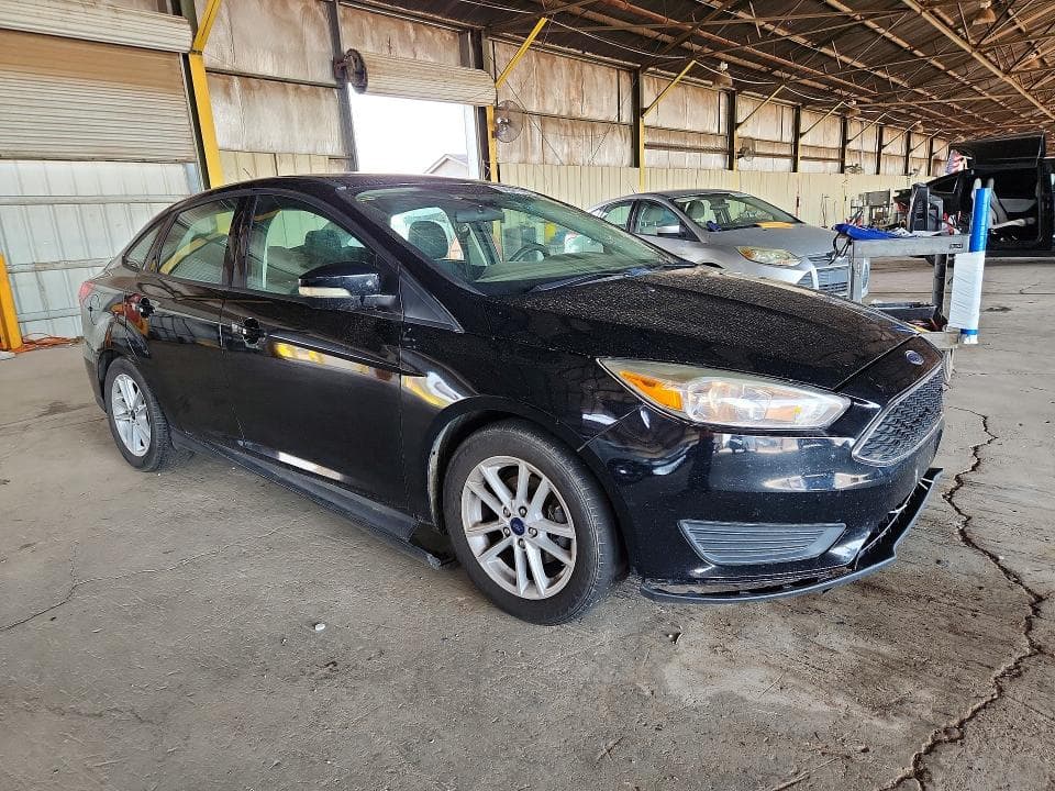 2017 FORD FOCUS SE 4