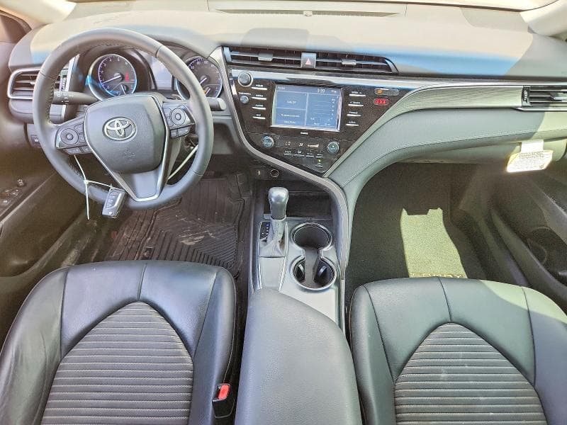 2020 TOYOTA CAMRY SE 8