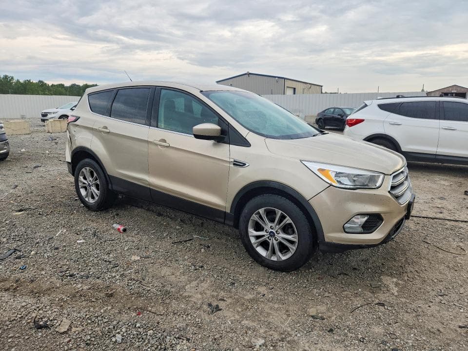 2017 FORD ESCAPE SE 4