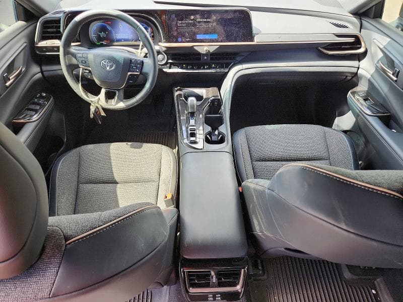 2024 TOYOTA CROWN XLE 8