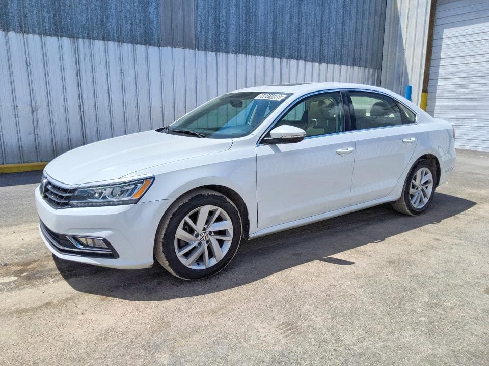 2018 VOLKSWAGEN PASSAT SE - 1