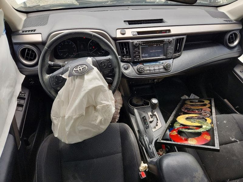 2018 TOYOTA RAV4 XLE 8