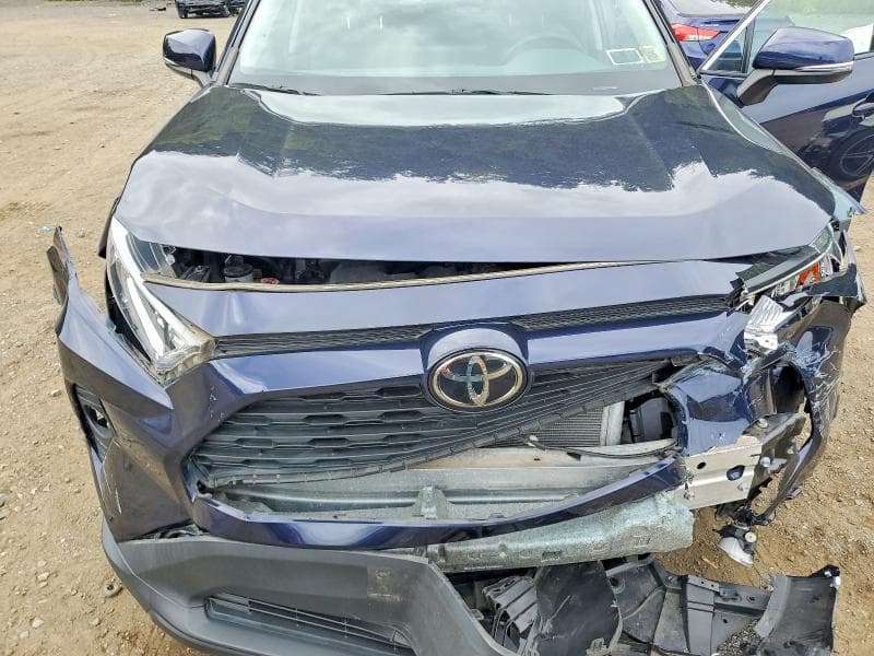 2021 TOYOTA RAV4 XLE 12