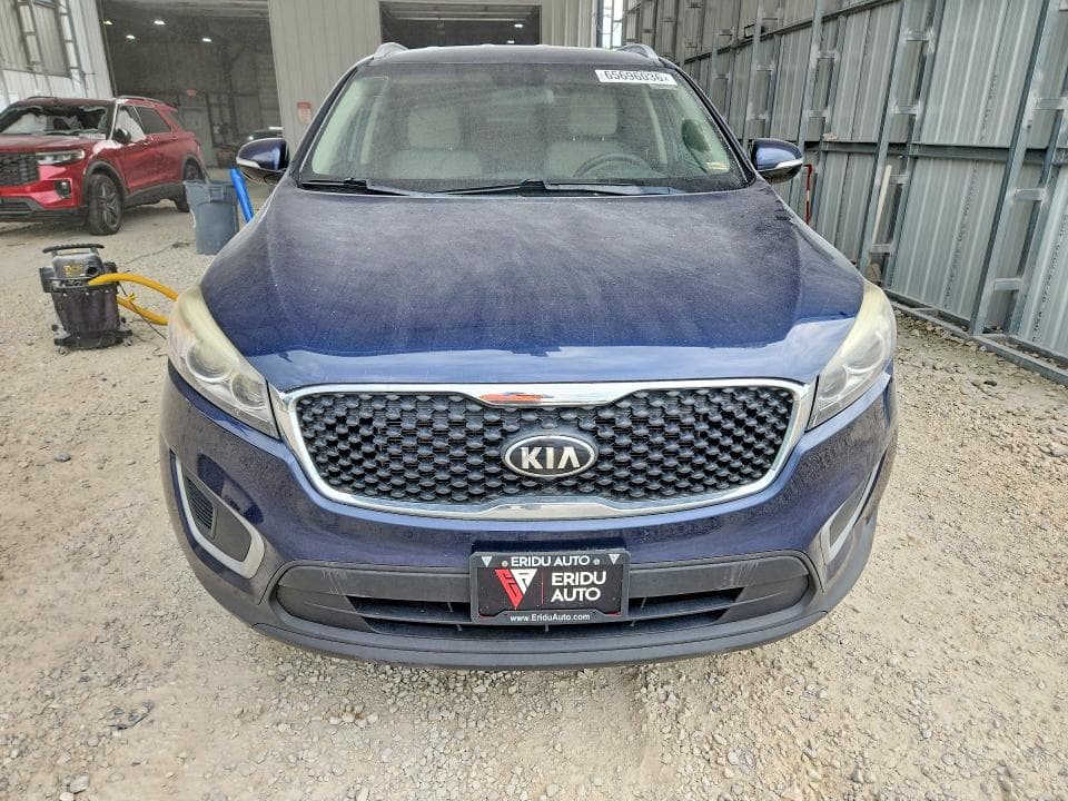 2017 KIA SORENTO LX V6 5