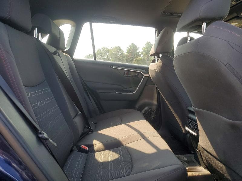 2021 TOYOTA RAV4 PRIME SE 11