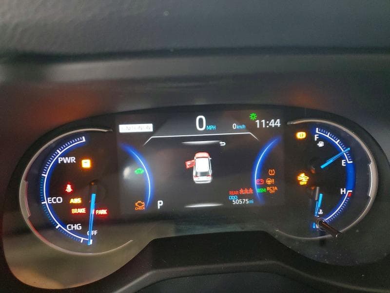 2025 TOYOTA RAV4 HYBRID XLE 9