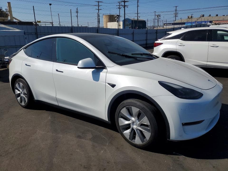 2023 TESLA MODEL Y 4