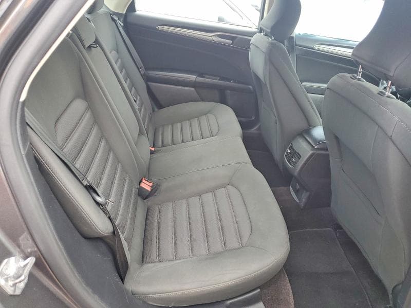2017 FORD FUSION SE 10
