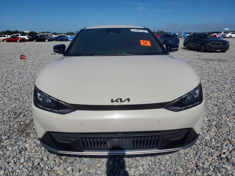 2022 KIA EV6 WIND 5