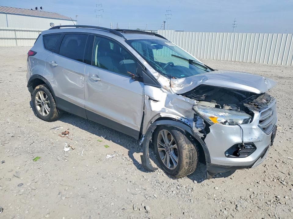 2017 FORD ESCAPE SE 4