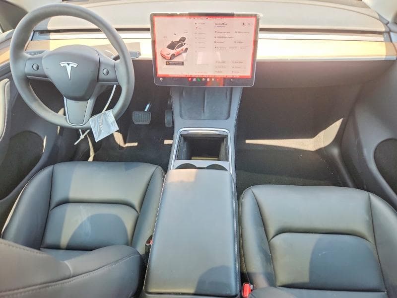 2025 TESLA MODEL Y 8