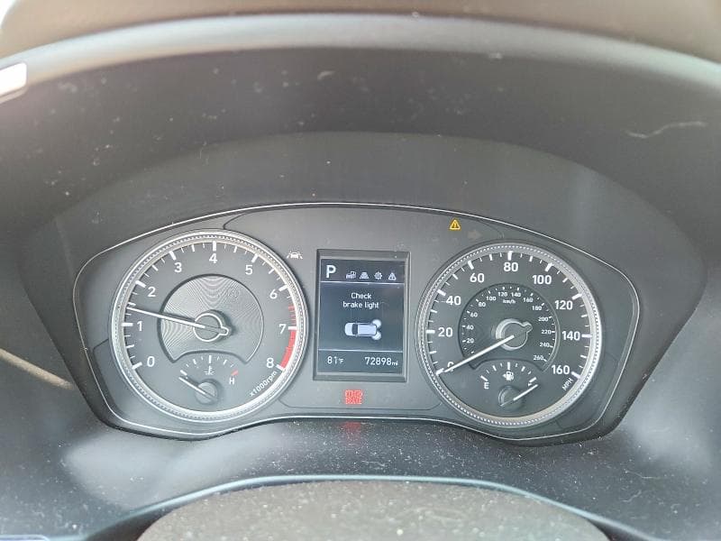 2020 HYUNDAI SANTA FE SE 9