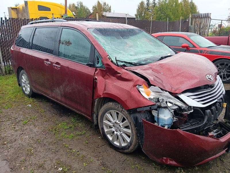 2017 TOYOTA SIENNA XLE 7-PASSENGER 4