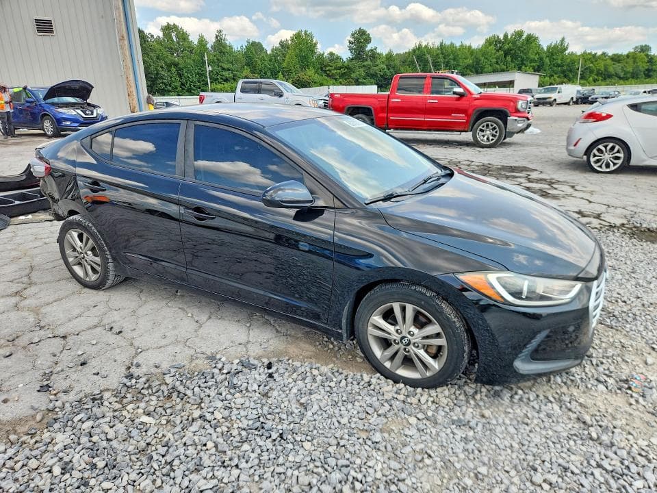 2017 HYUNDAI ELANTRA SE 4