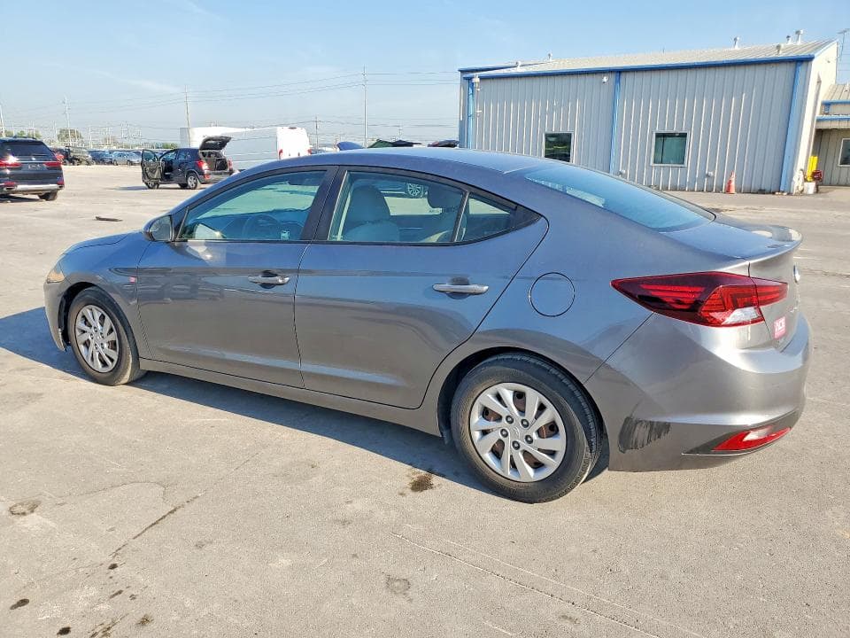 2019 HYUNDAI ELANTRA SE 2