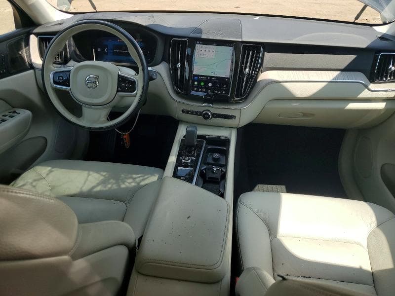 2023 VOLVO XC60 PLUS 8