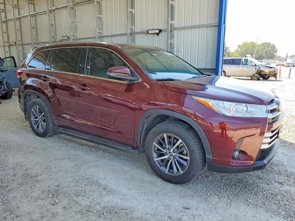 2018 TOYOTA HIGHLANDER XLE 4