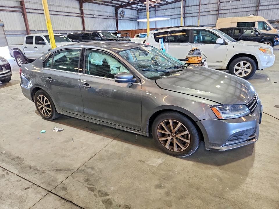 2017 VOLKSWAGEN JETTA SE 4