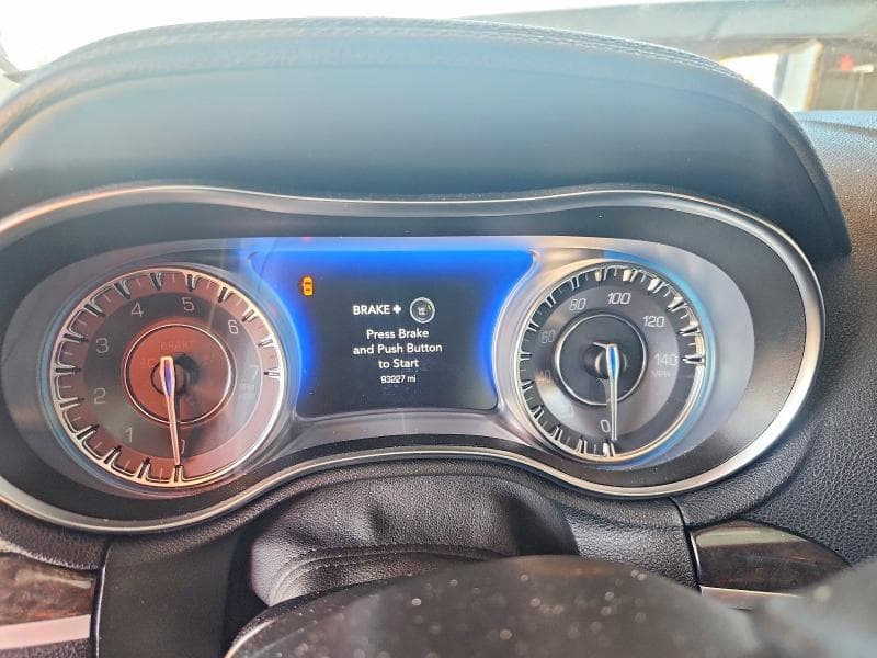2019 CHRYSLER 300 LIMITED 9