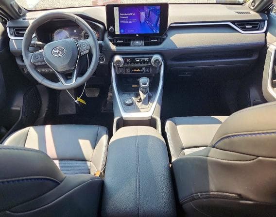 2024 TOYOTA RAV4 XSE 8