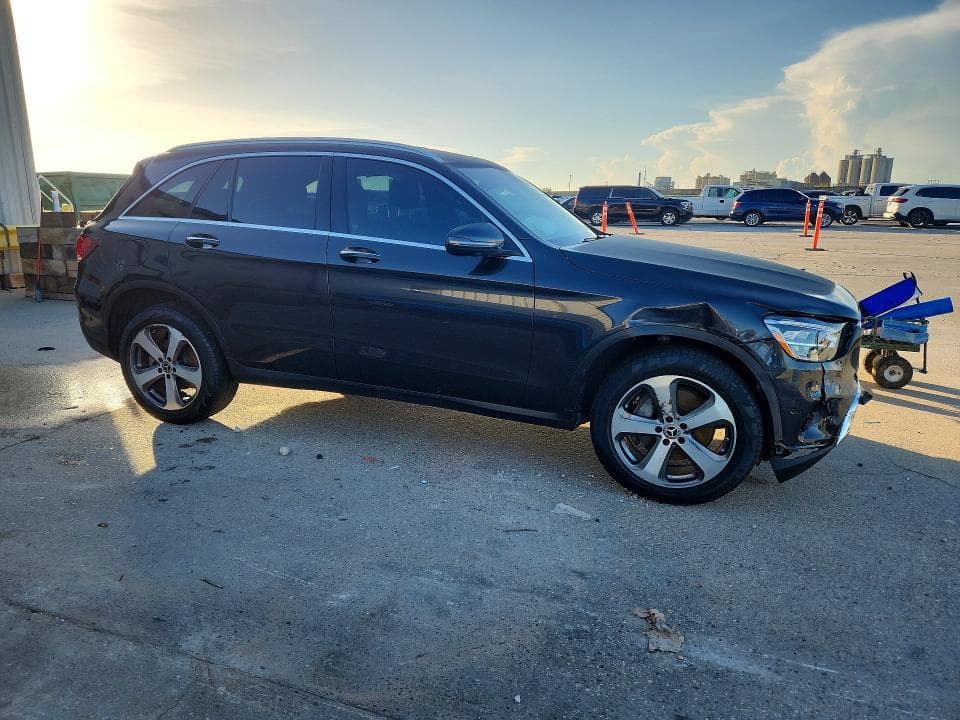 2022 MERCEDES-BENZ GLC 300 4