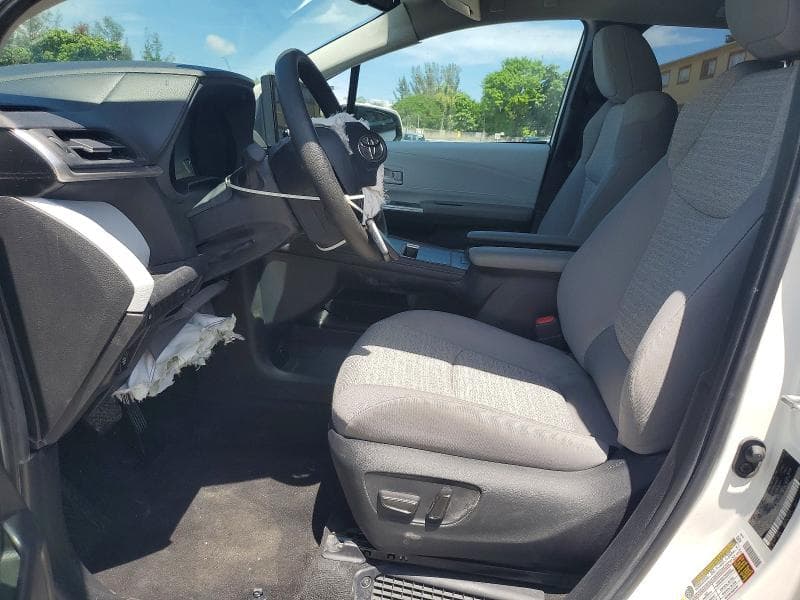 2026 TOYOTA SIENNA LE 7
