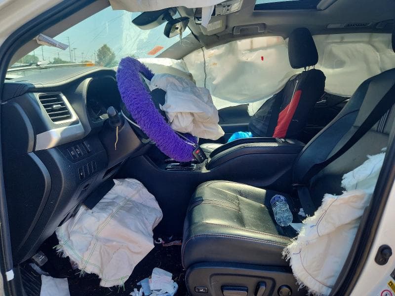 2019 TOYOTA HIGHLANDER SE 7