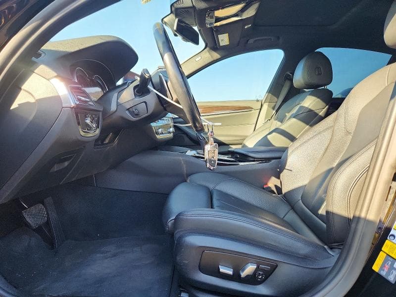 2019 BMW 530E 7