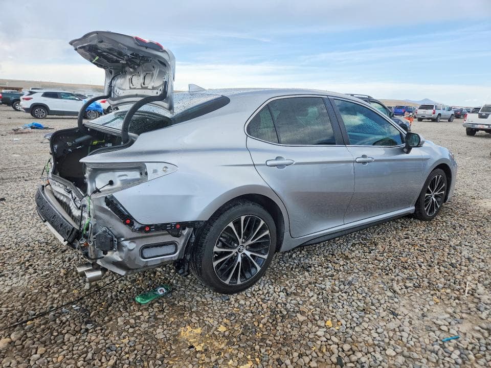 2019 TOYOTA CAMRY SE 3