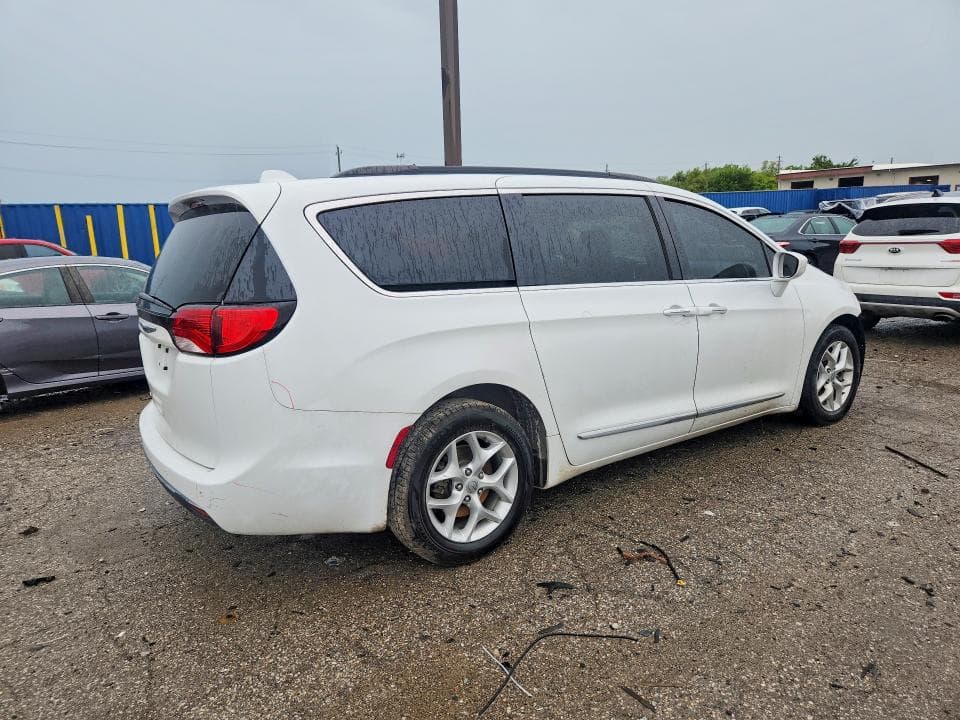 2017 CHRYSLER PACIFICA TOURING L 3
