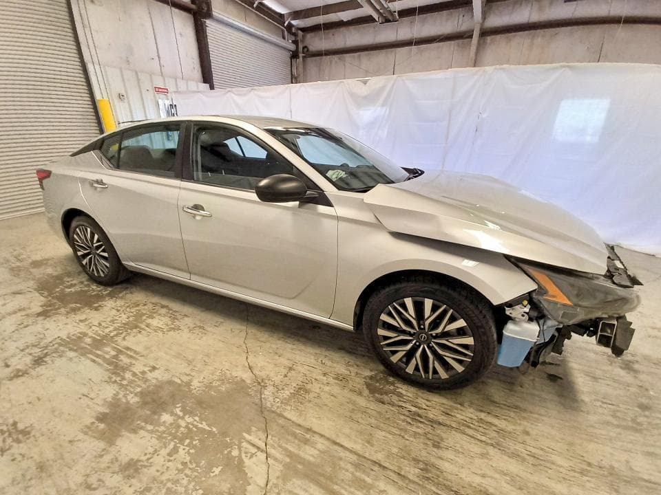 2025 NISSAN ALTIMA SV 4