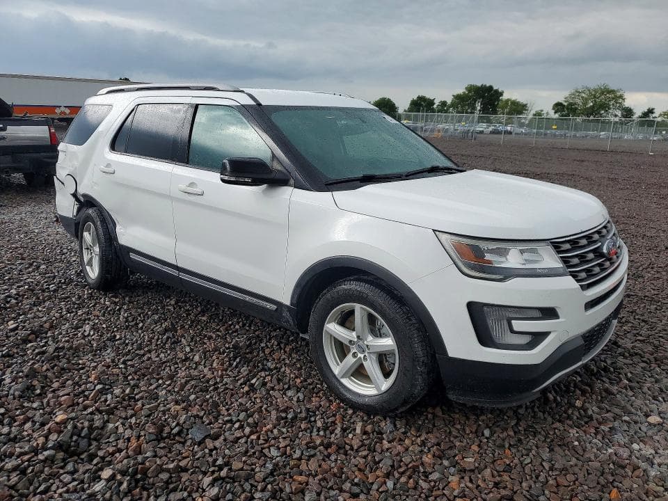 2017 FORD EXPLORER XLT 4