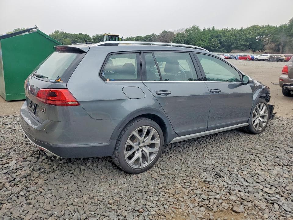 2017 VOLKSWAGEN GOLF ALLTRACK S 3