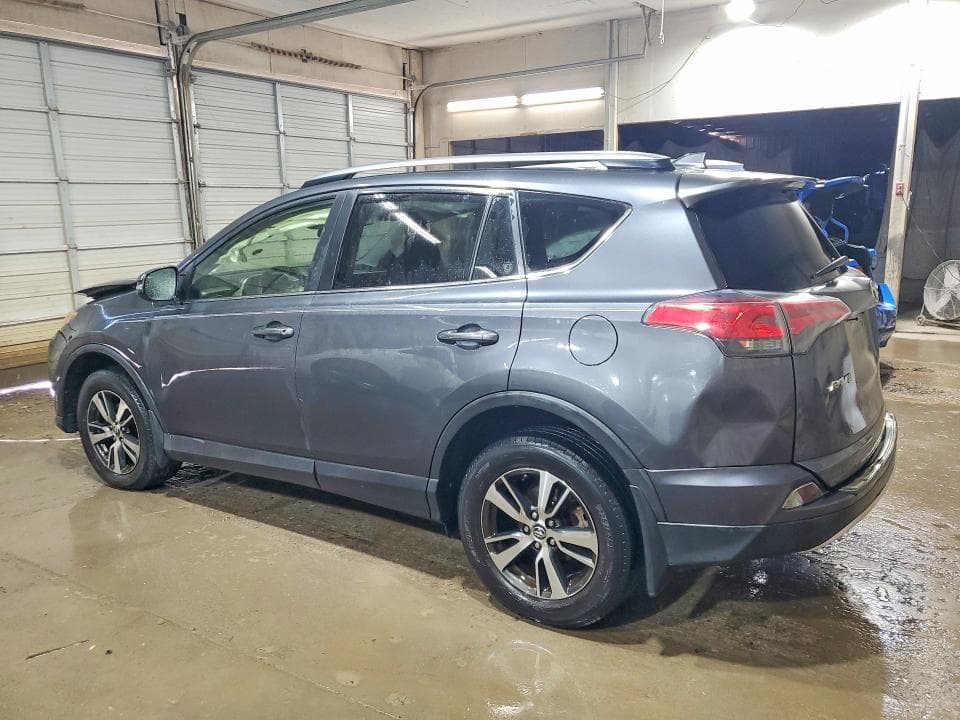 2018 TOYOTA RAV4 XLE 2